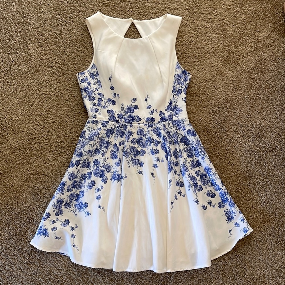 Dress with Keyhole Back White with Blue Florals